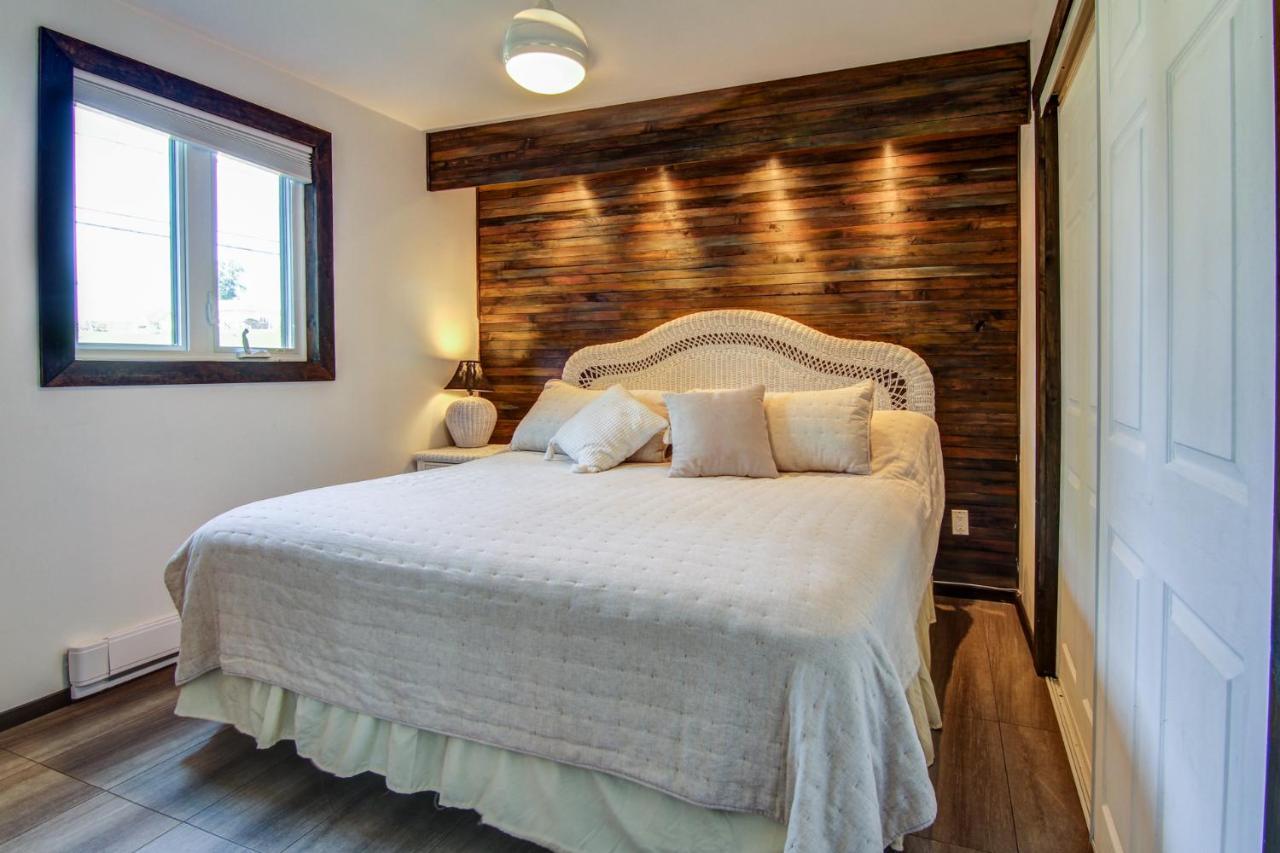 Chalet Magnifique Au Bord Du Lac-saint-jean *